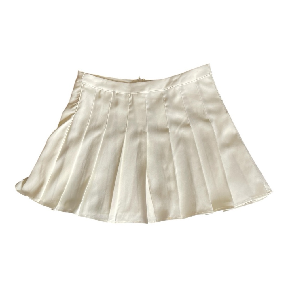 #157, Urban DaisyElegant Cream Pleated Skirt, size L